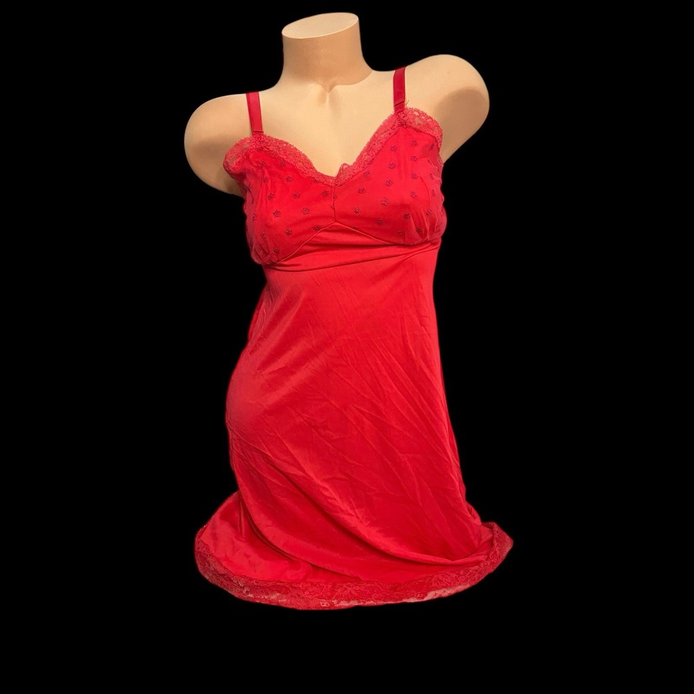 Vintage Red Lace Trim Full Slip Floral Embroidered‎ Bust Adjustable Straps 32